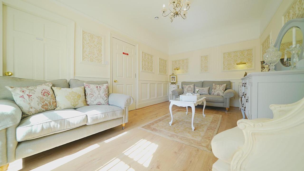 The Old Tramhouse Self Catering Apartments Stirling Bagian luar foto