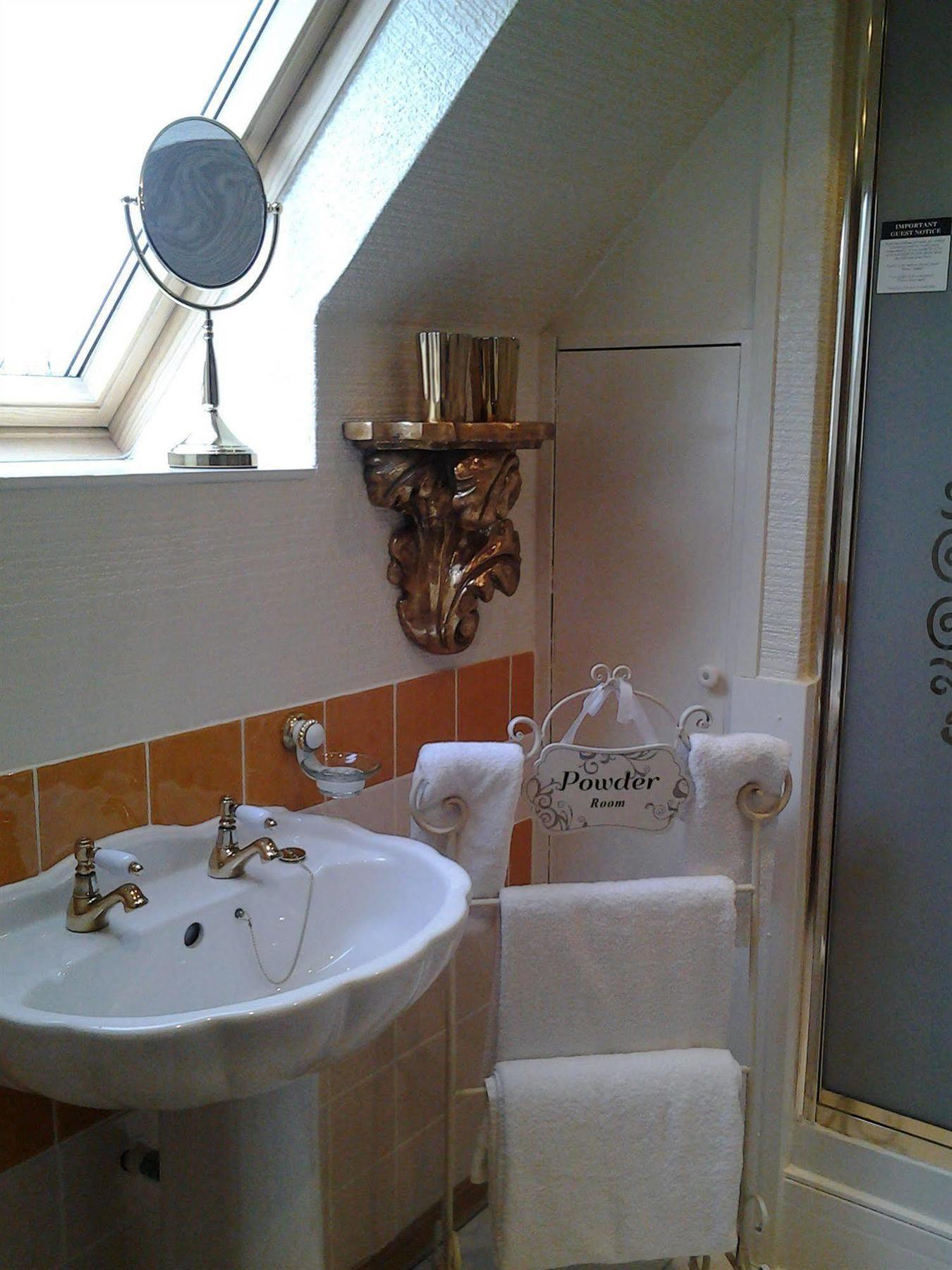 The Old Tramhouse Self Catering Apartments Stirling Bagian luar foto